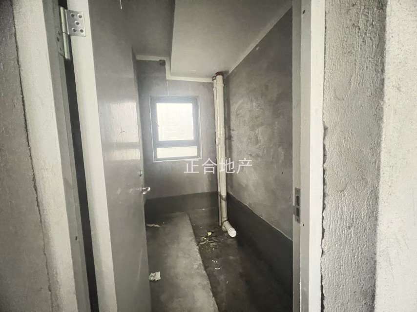 捡漏，吾悦广场，54万送车位，现房，不是一楼顶楼​，单价4900