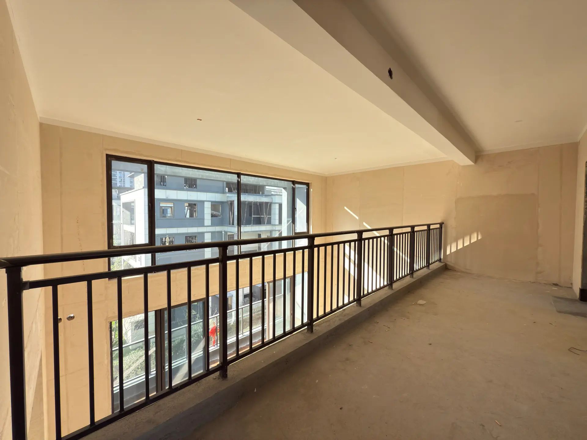 诚心出售。吾悦，叠墅，位置好日照强，业主诚心出售