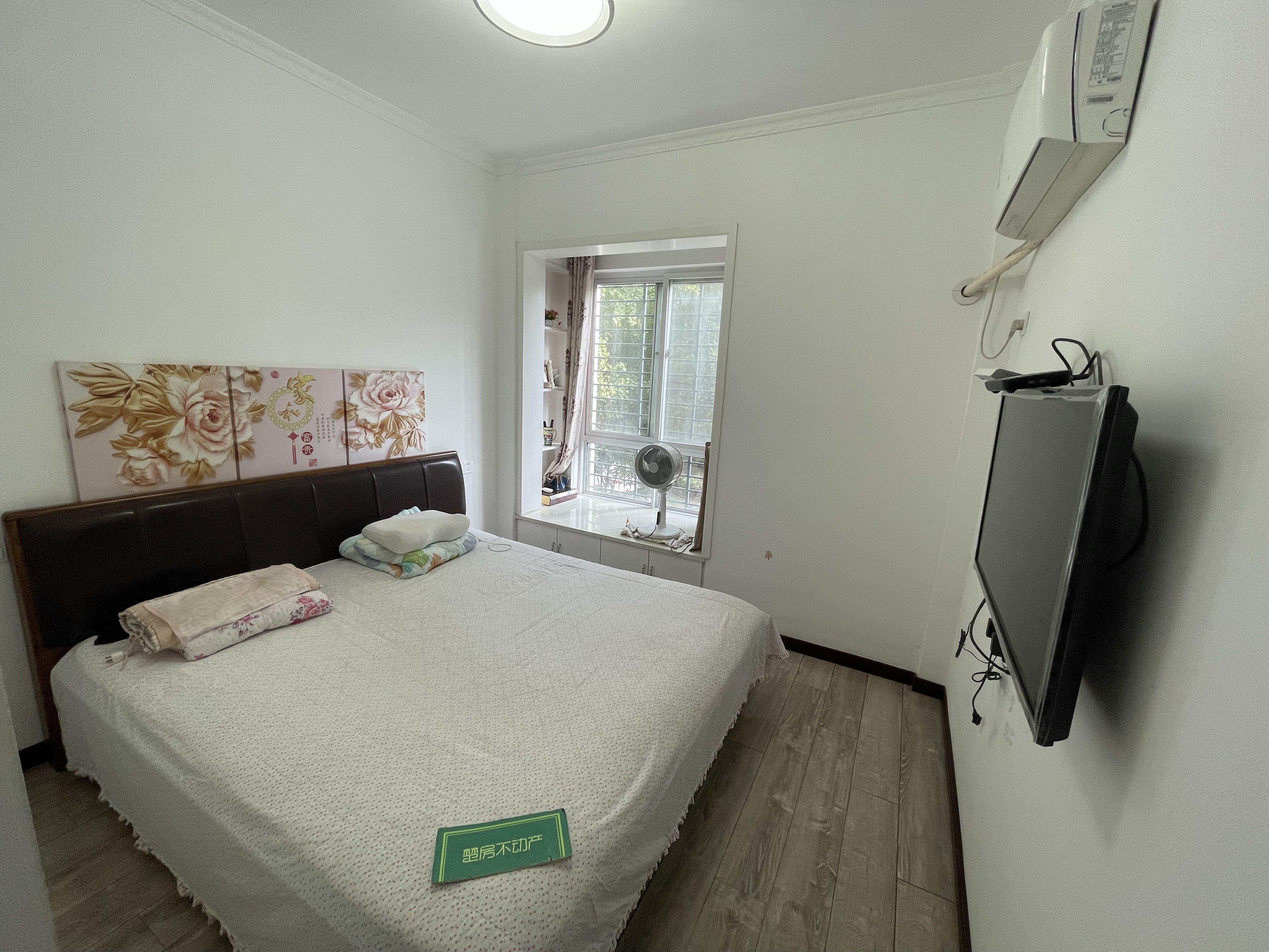 鸿昇现代城新妇幼对面精装修两房范围有小中出行方便