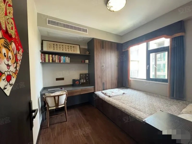 ？急售，城南，新城壹号5期，精装三房两卫，电梯好楼层，证满二，诚心出售