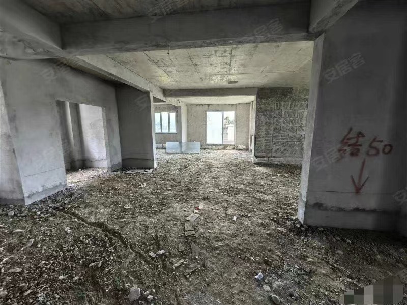 蓝天花园，大平层，一楼送超大花园，，看中可谈