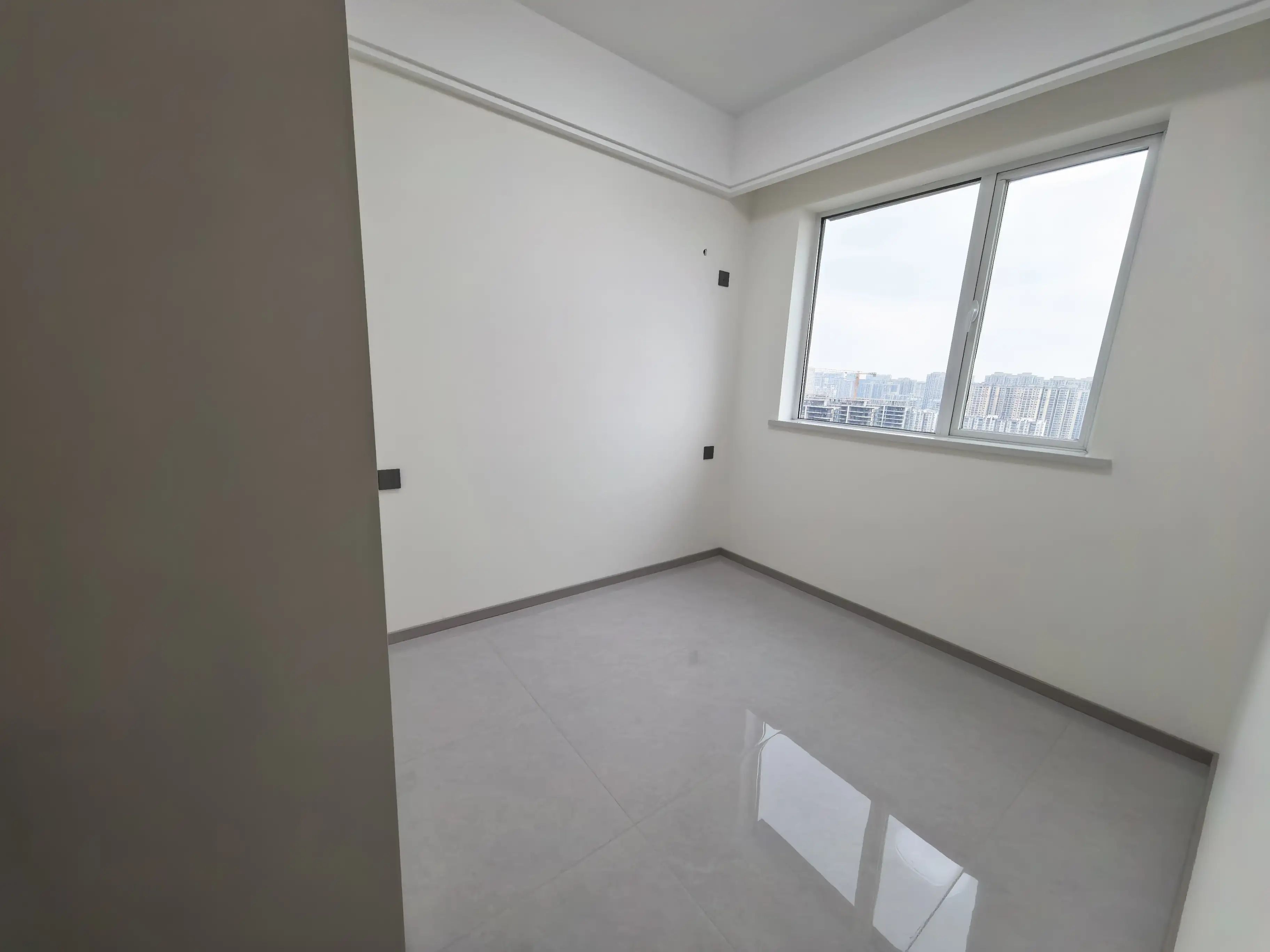 城南，朝阳丽景，边户，全新精装三房，好楼层，可租可售，拎包住