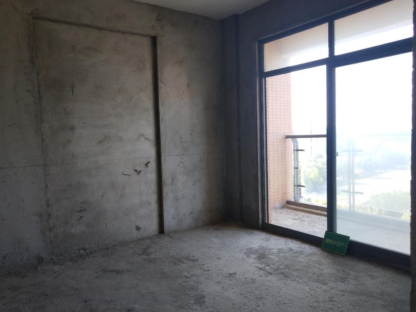 仙小紫润尚城坐北朝南边户毛坯小三室有钥匙看房急卖有证有证有证