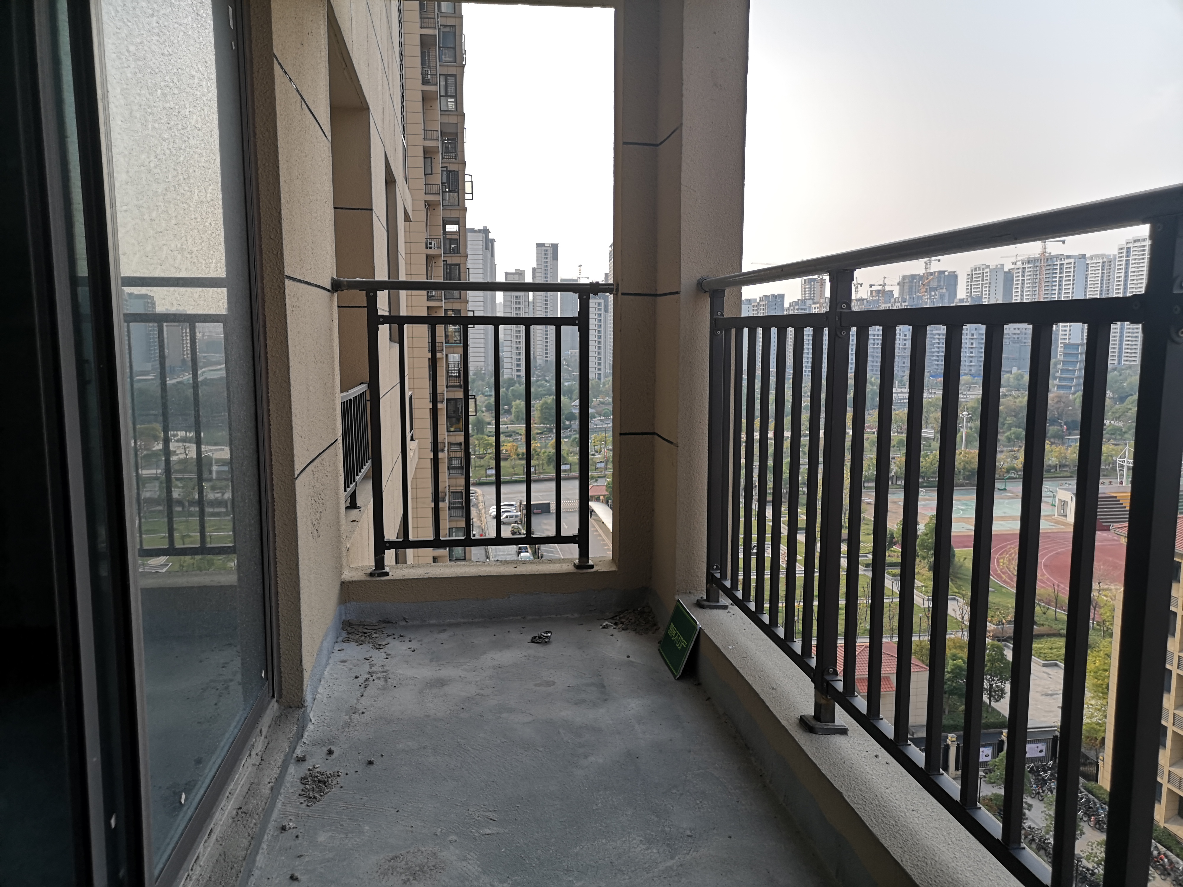 沔阳清华园就在新贰钟旁中间好楼层边户采光好滴狠带车位