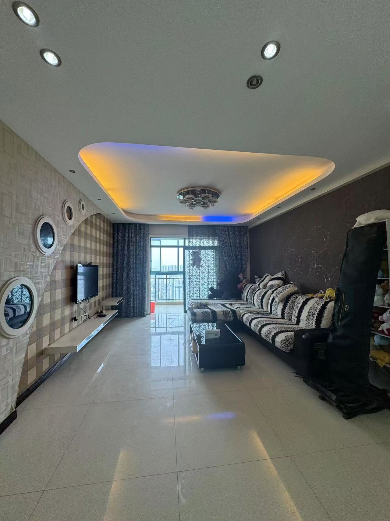 降价了，诚心出售，电梯房，单价不到3000，好楼层，速度来捡漏，精装三房