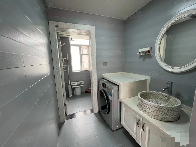 377，捡漏，和合国际，精装三房，电梯好楼层，边户，成色新。拎包入住