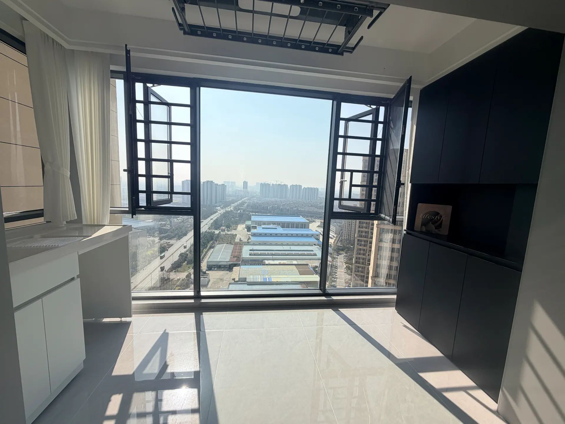 城南，森林国际，精装四房，好楼层，新二中，南北双阳台，证满二，