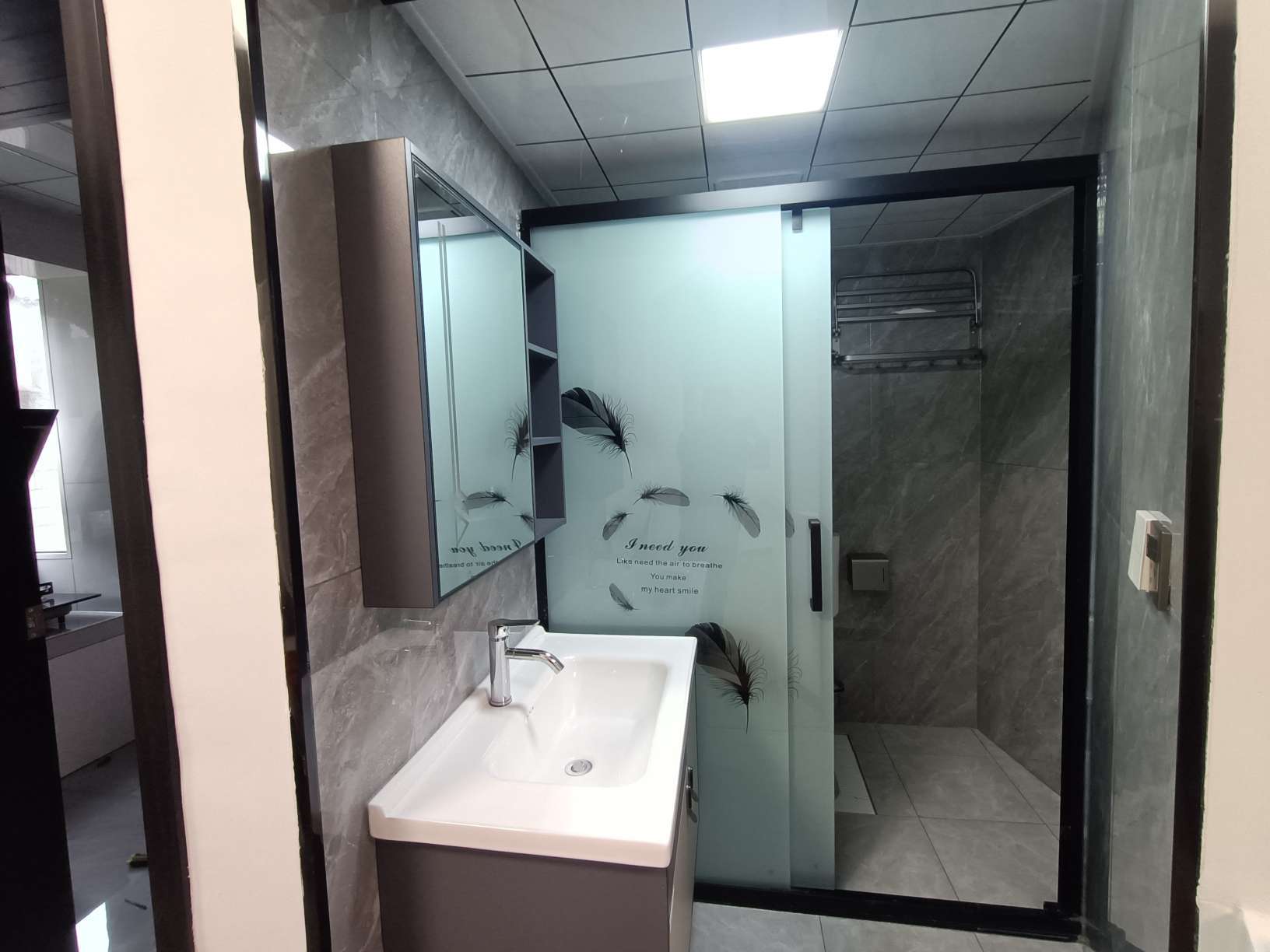 实验二晓，老三中，大洪小区，步梯好楼层，诚心出售