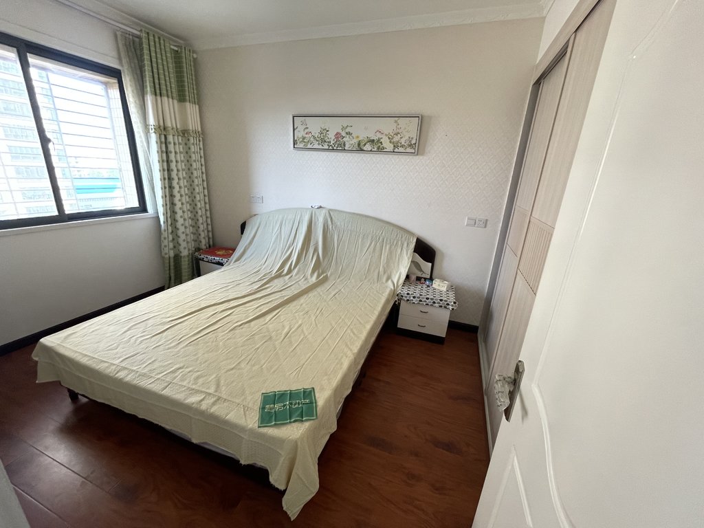 御台公馆精装修三房带全屋家电小区环境好老证