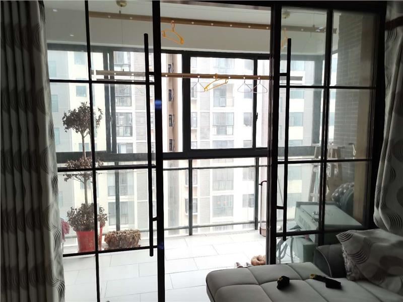 品质小区中央华府，精装三房，城西出售！95平，63万看房方便