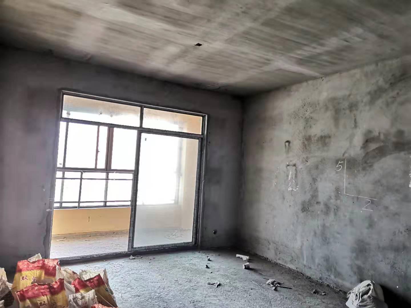 城东读和平 四中有单 衣帽间