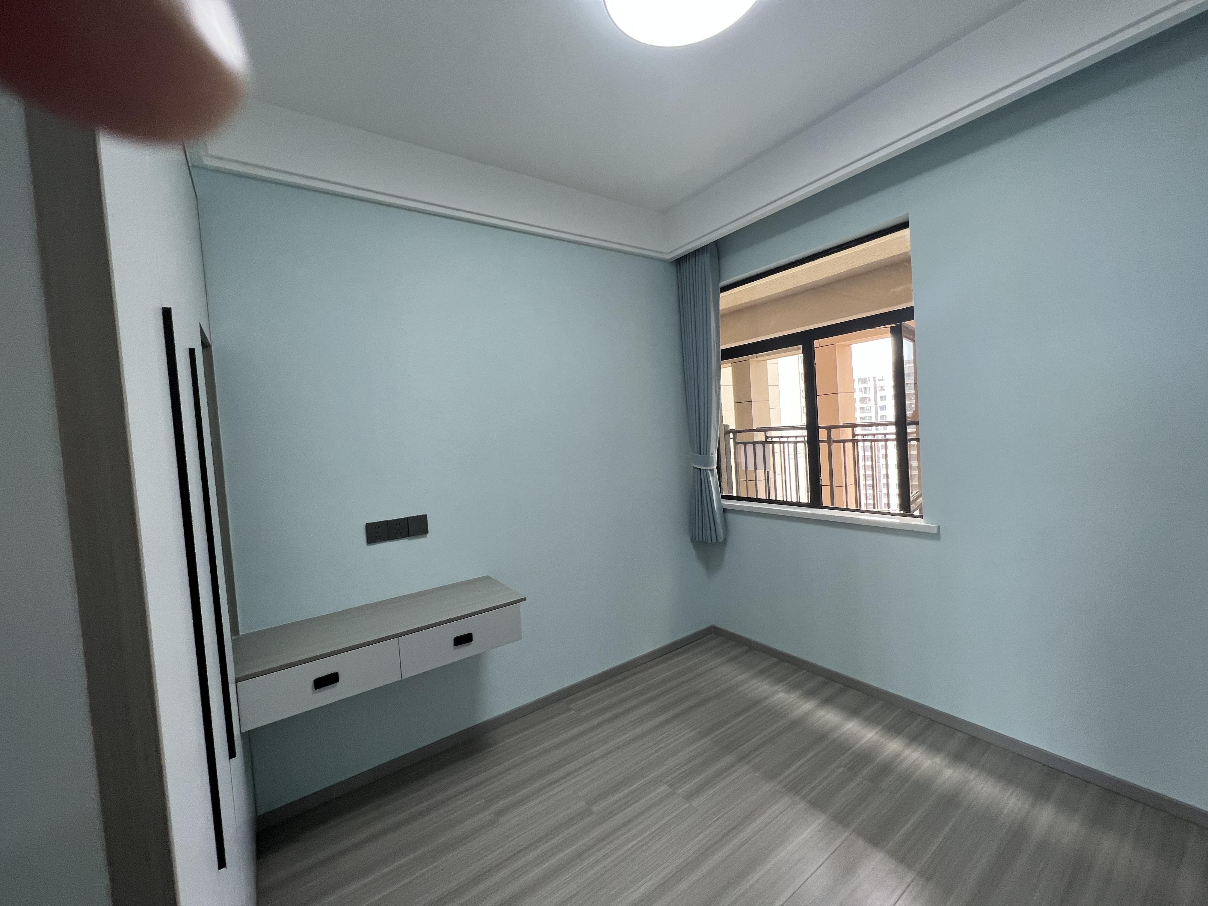 御湖世家3室2厅2卫全新精装修优价出售