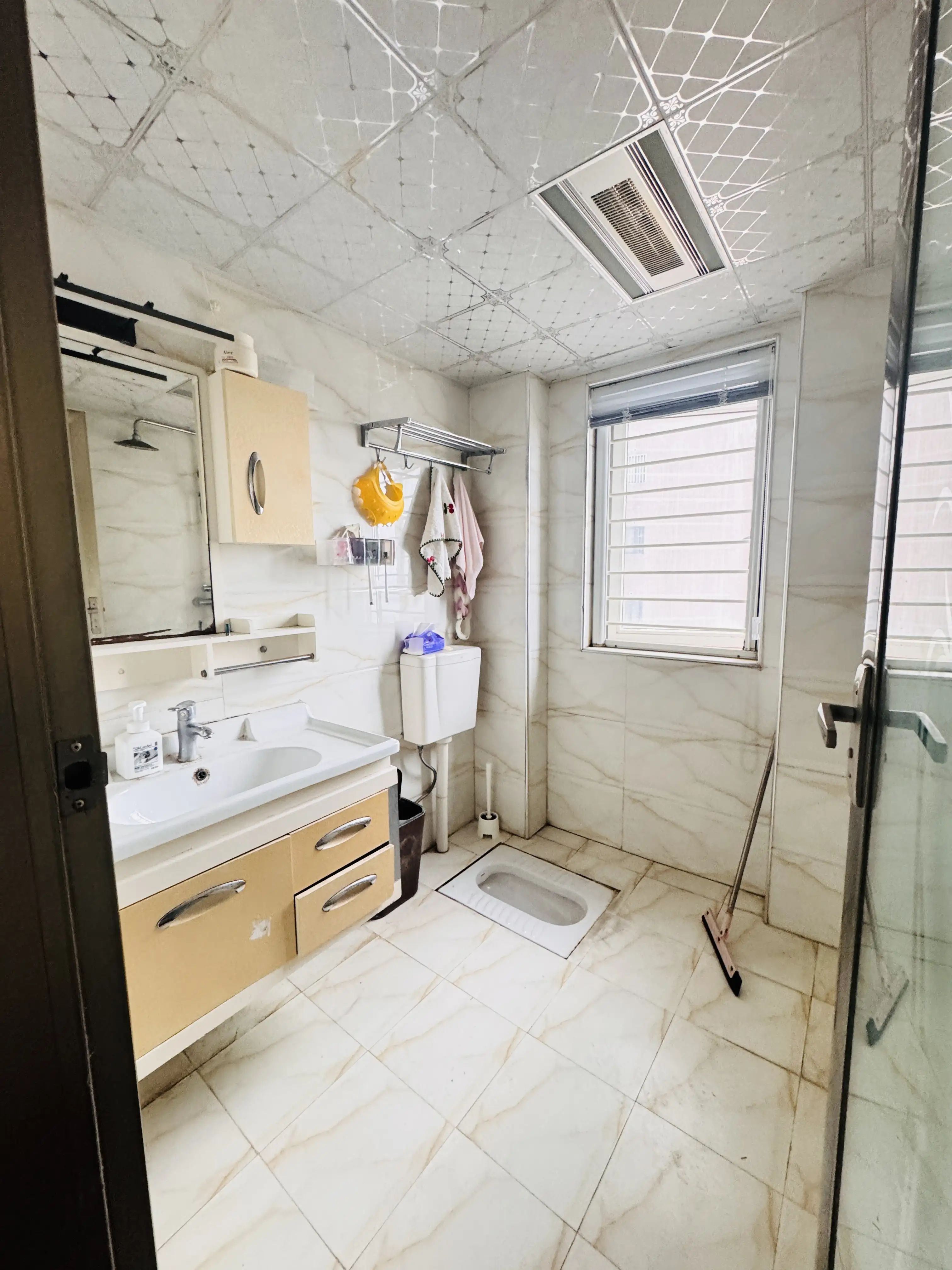 捡漏，仙桃一中对面，电梯好楼层，精装三房，东边户，保养成色新