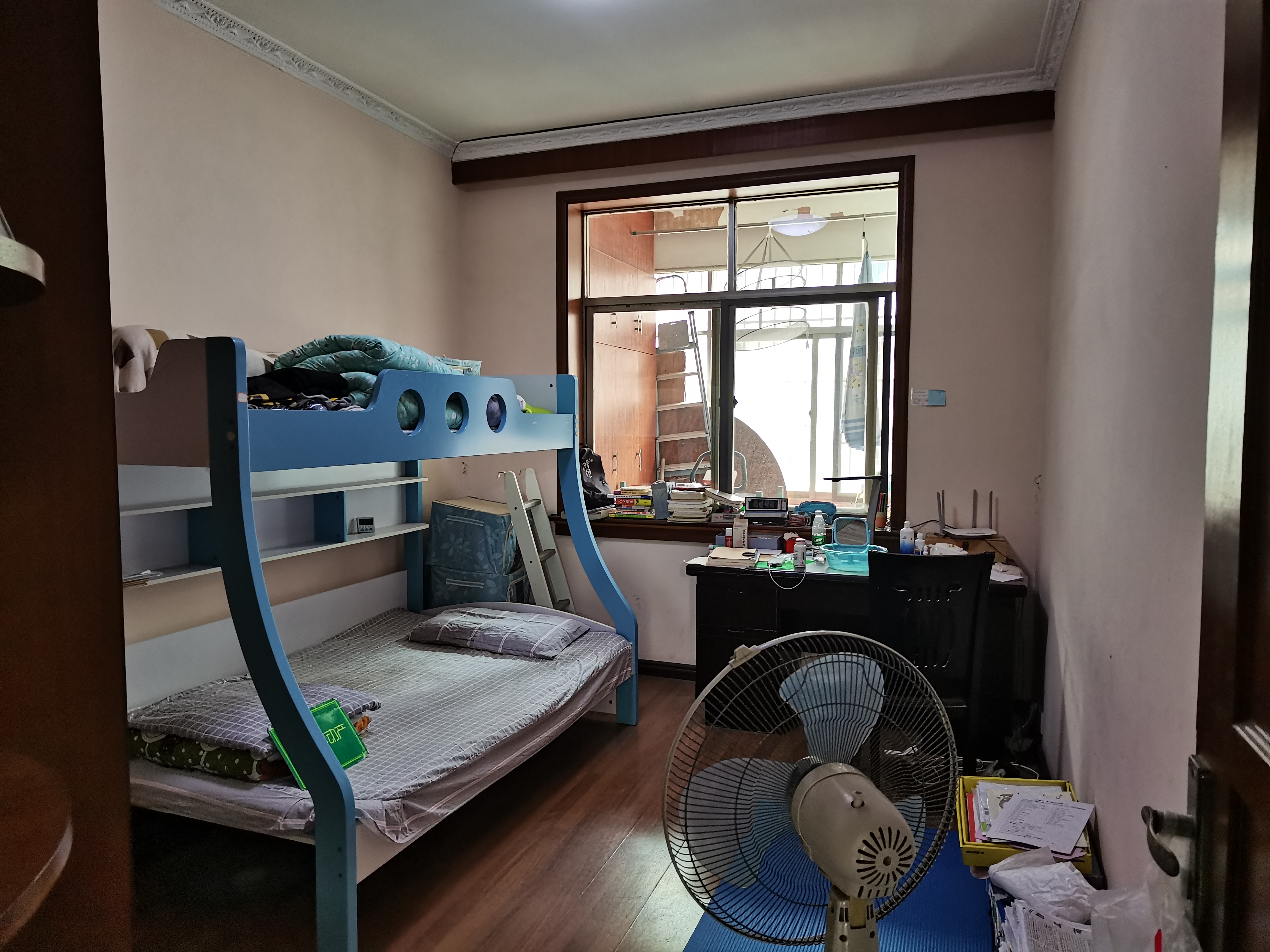 干河社区卫生服务宿舍精装四房中间楼层房东诚意出售