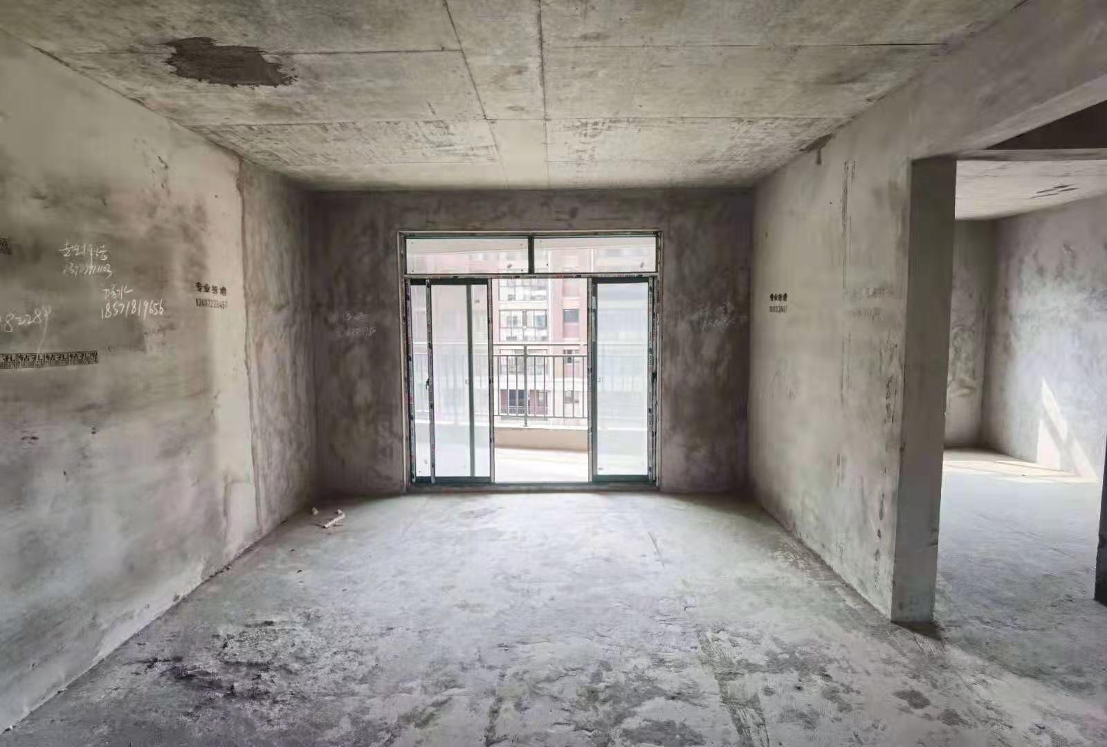 新城壹号五期三室，南北通透，光线户型都 ，看房方便！