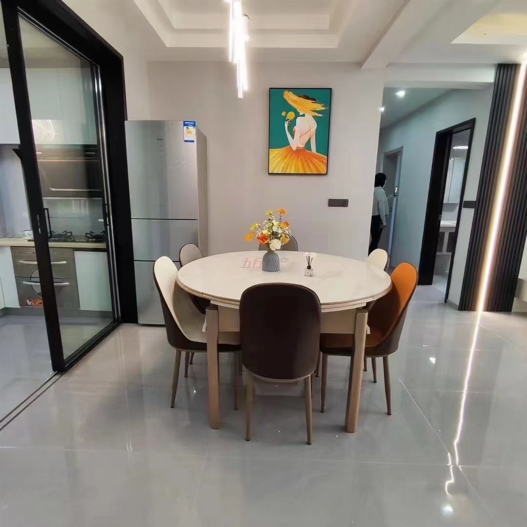 新‮壹城‬号，东边边户，中间楼层，双阳台，精装三‮两房‬卫，全新装修，实验‬三小+二中