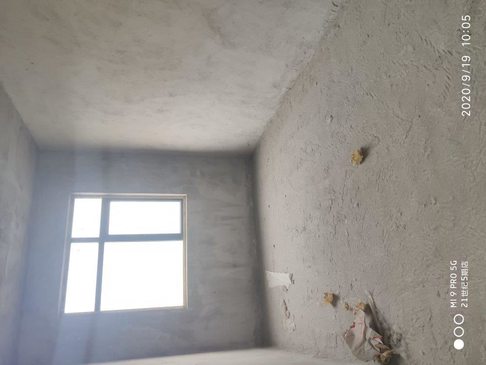 城南，新城一号，毛坯电梯中间楼层，证满两年3房2厅，户型方正，看房有钥匙