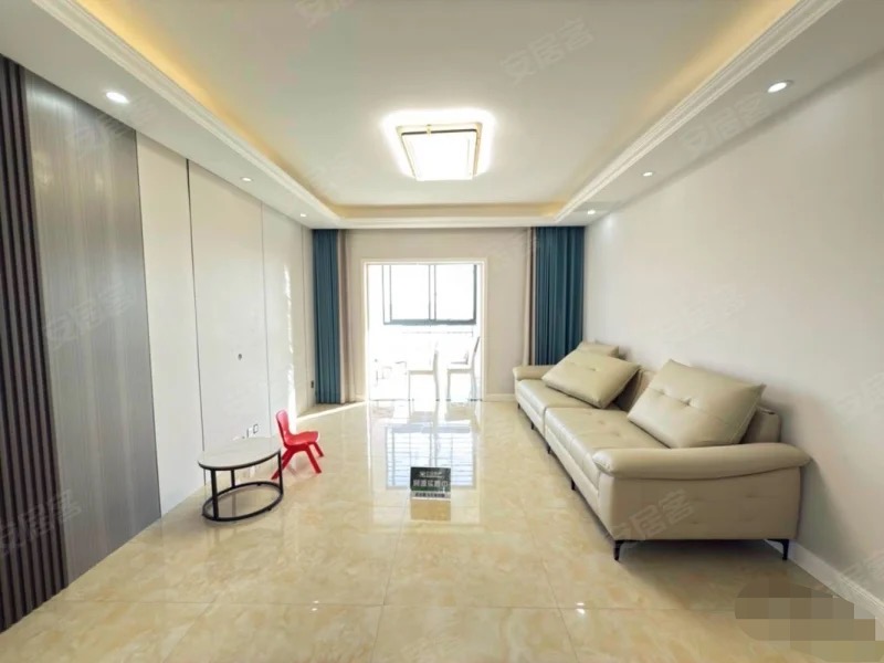 城西，满庭春，边户，南北通透，精装三房，中间好楼层，老证