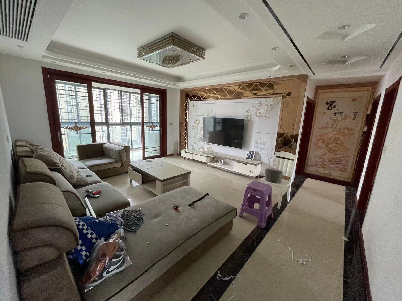 紫润尚城  大三房出租  电梯好楼层  家电齐全  看房方便