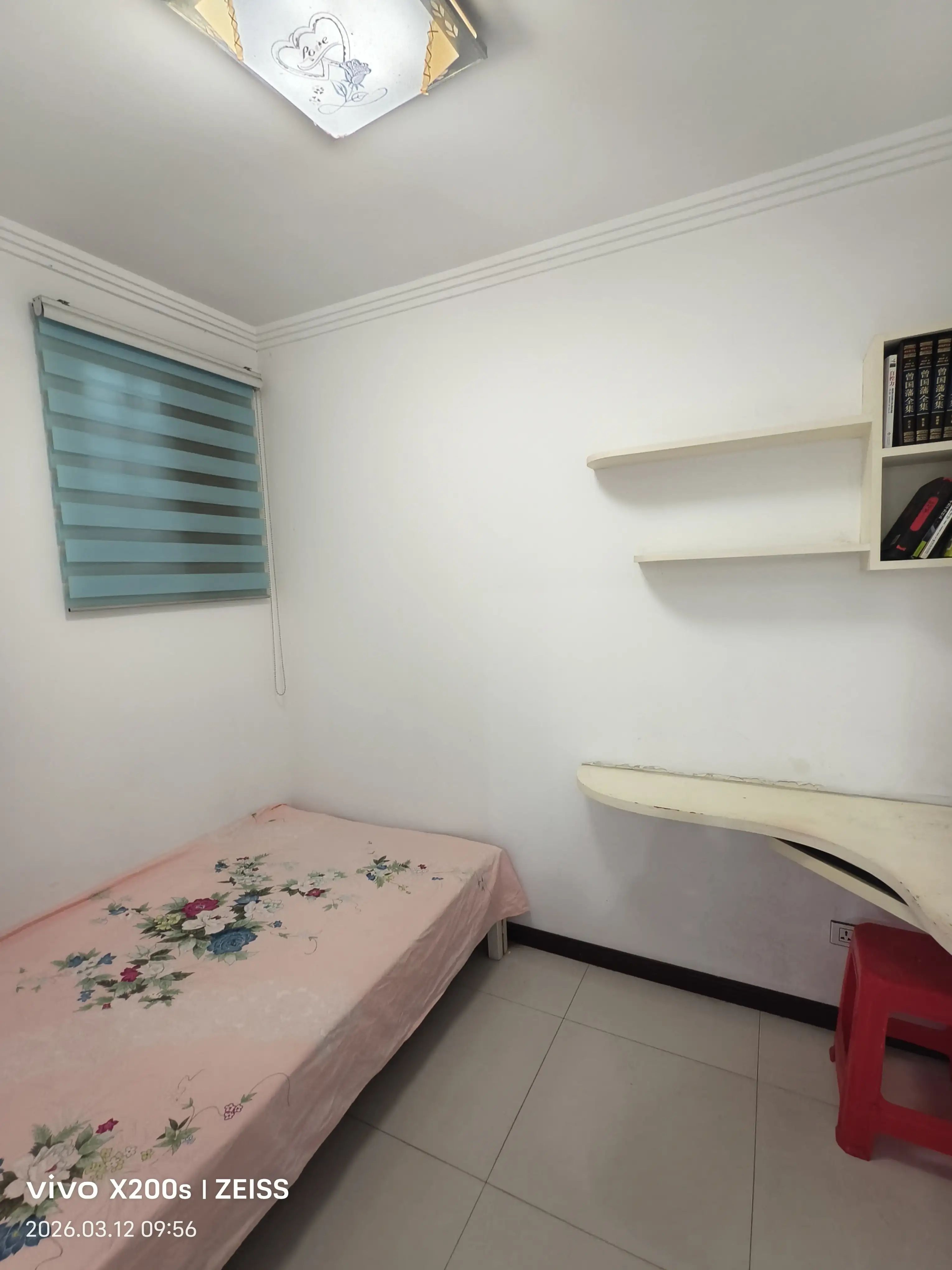 亏本捡漏，实小旁，步梯中间楼层，精装三房，证满二，诚心出售