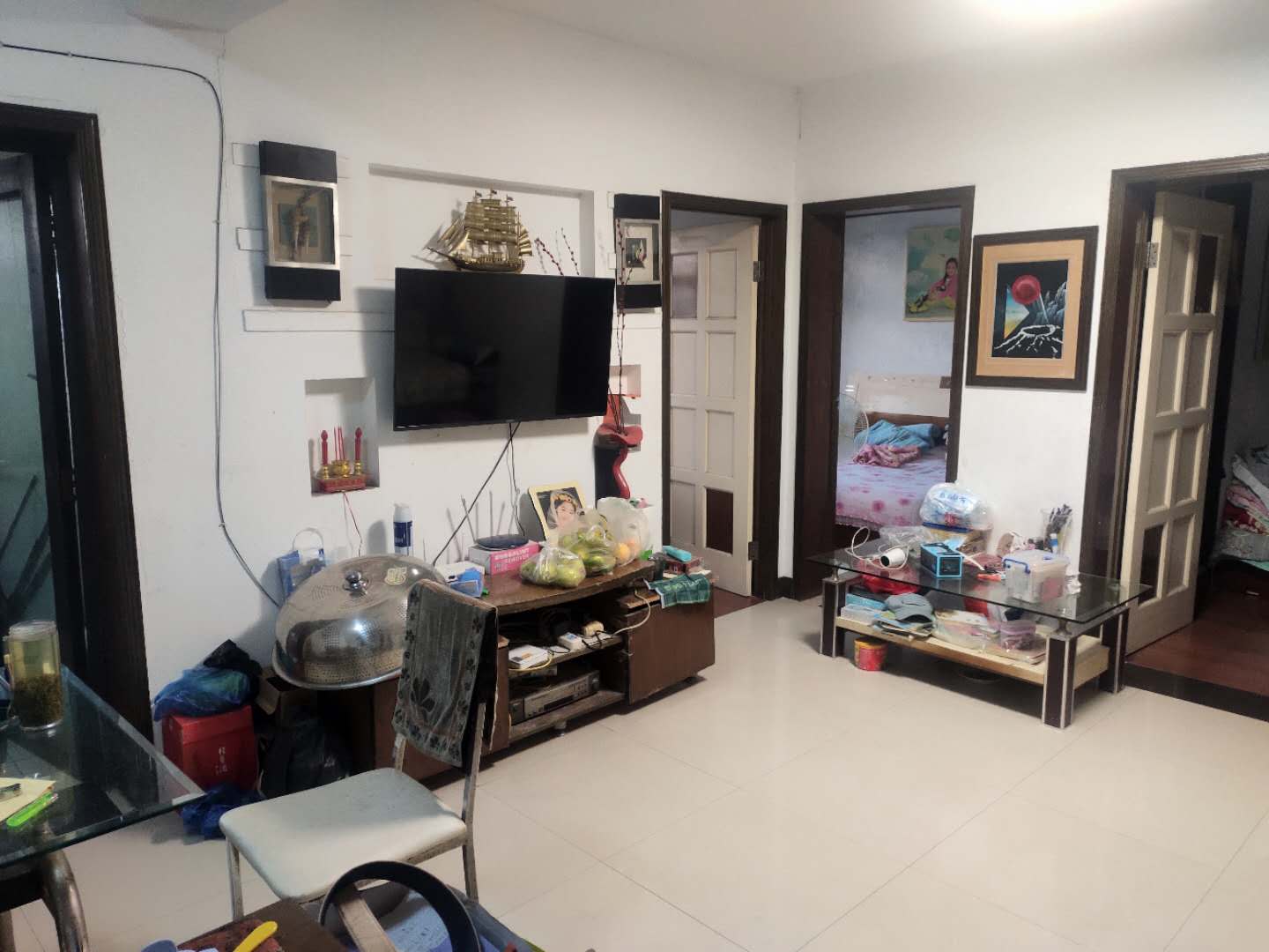 商城北门  农行旁边  三房  诚心出售