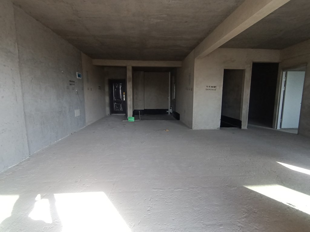 清华园毛坯大三房楼层采光很好前后无遮挡风景围绕好楼层