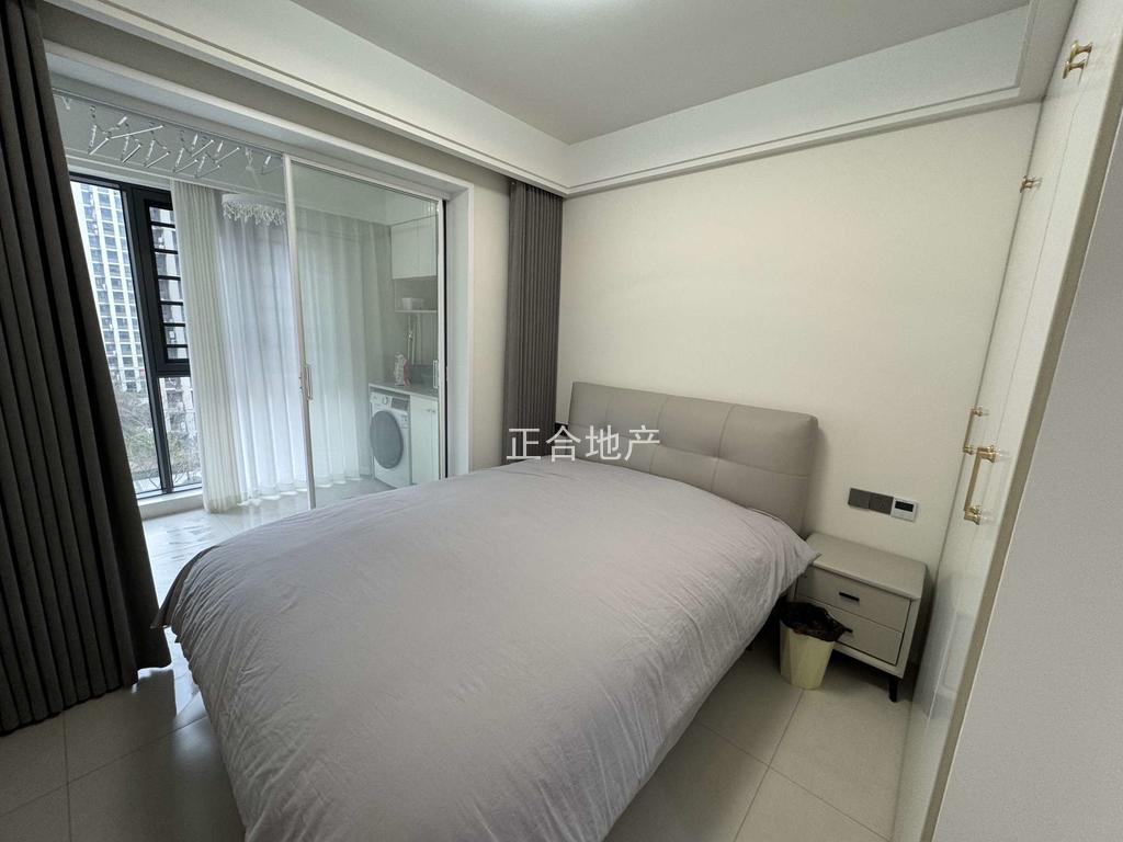 降价了，急售，城南，吾悦，电梯好楼层7楼，精装三房二卫，​全屋中央空调拎包入住