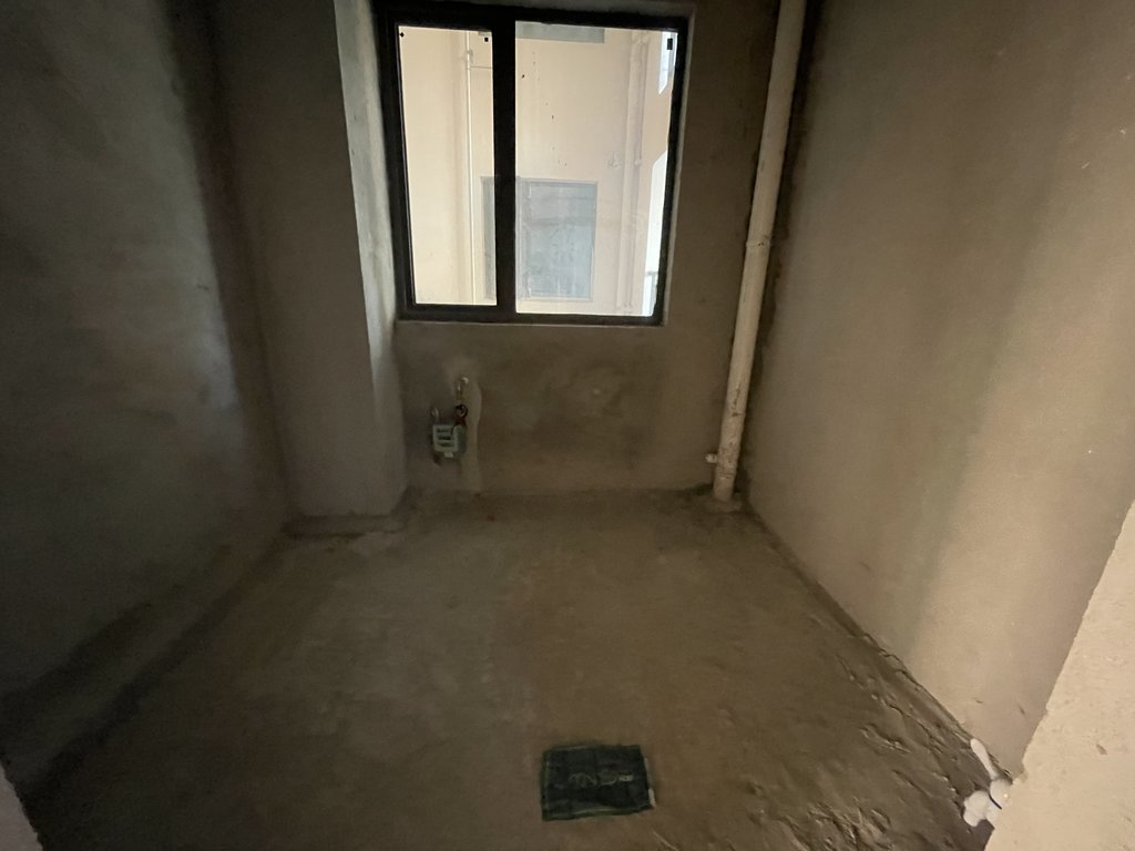 荣怀三开间朝南毛坯两房采光小高层即装看房快来