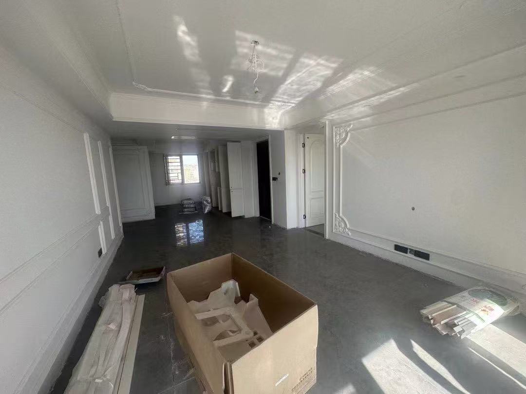 捡漏，城南，荣怀1梯1户，精装4房 ，小高层，证满二