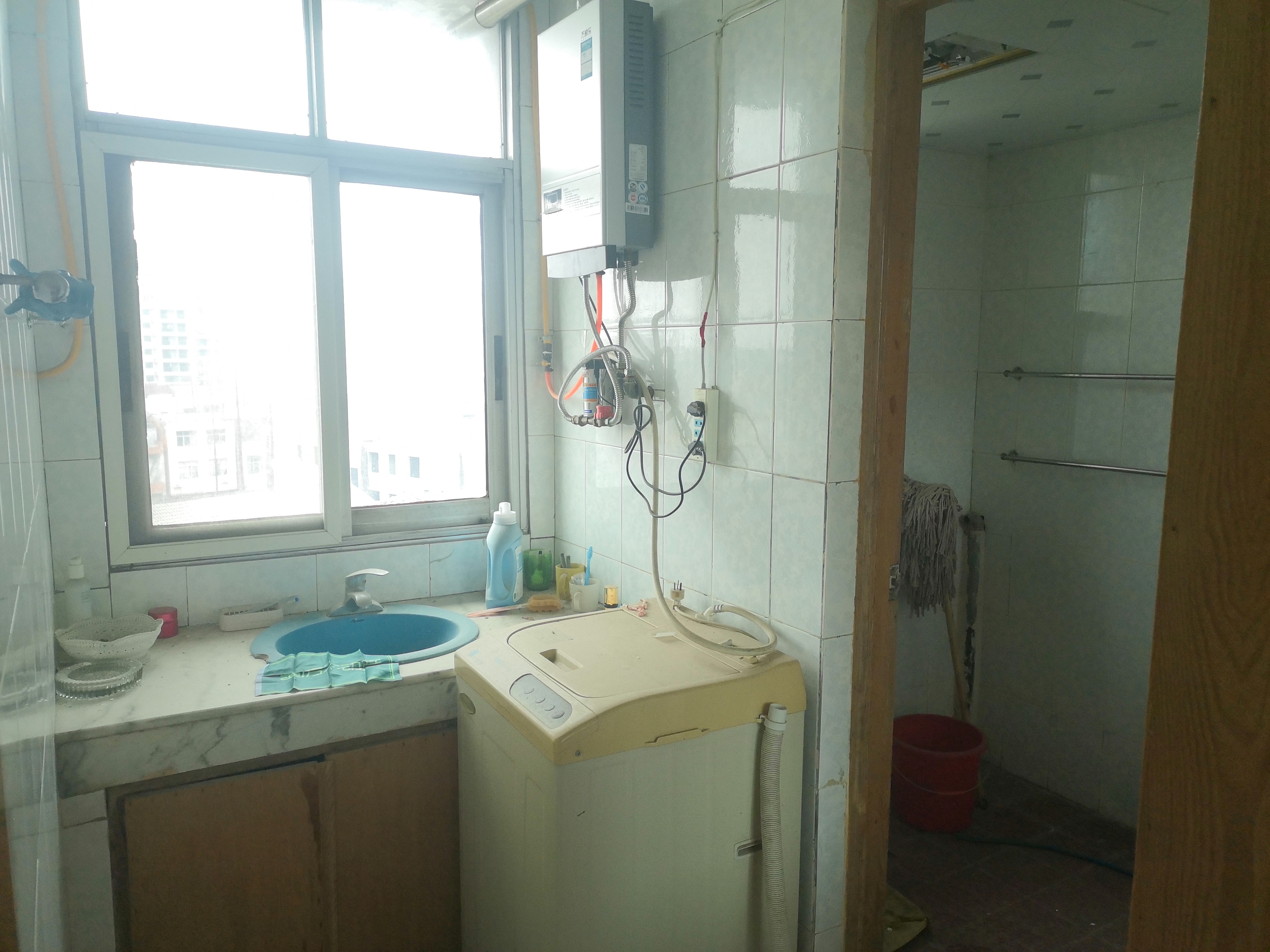 新八中附近开发区宿舍四房两厅一卫