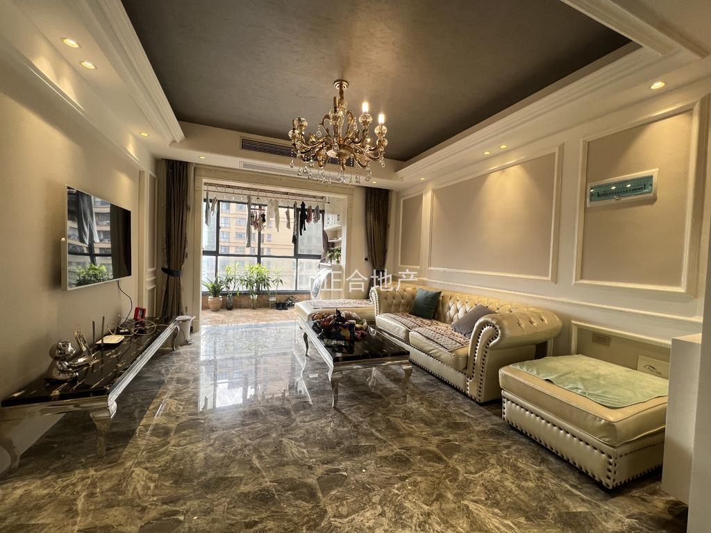 诚心出售，城南， 御台公馆， 中间好楼层，精装四房两卫， 人车分流 品质小区 老证 过户便宜