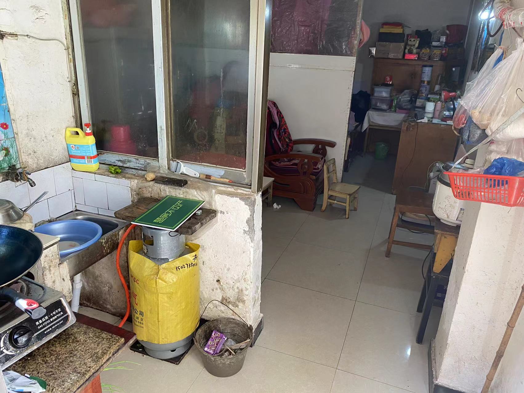 幸福小区地下室两套可单卖适合养老周边配套齐全