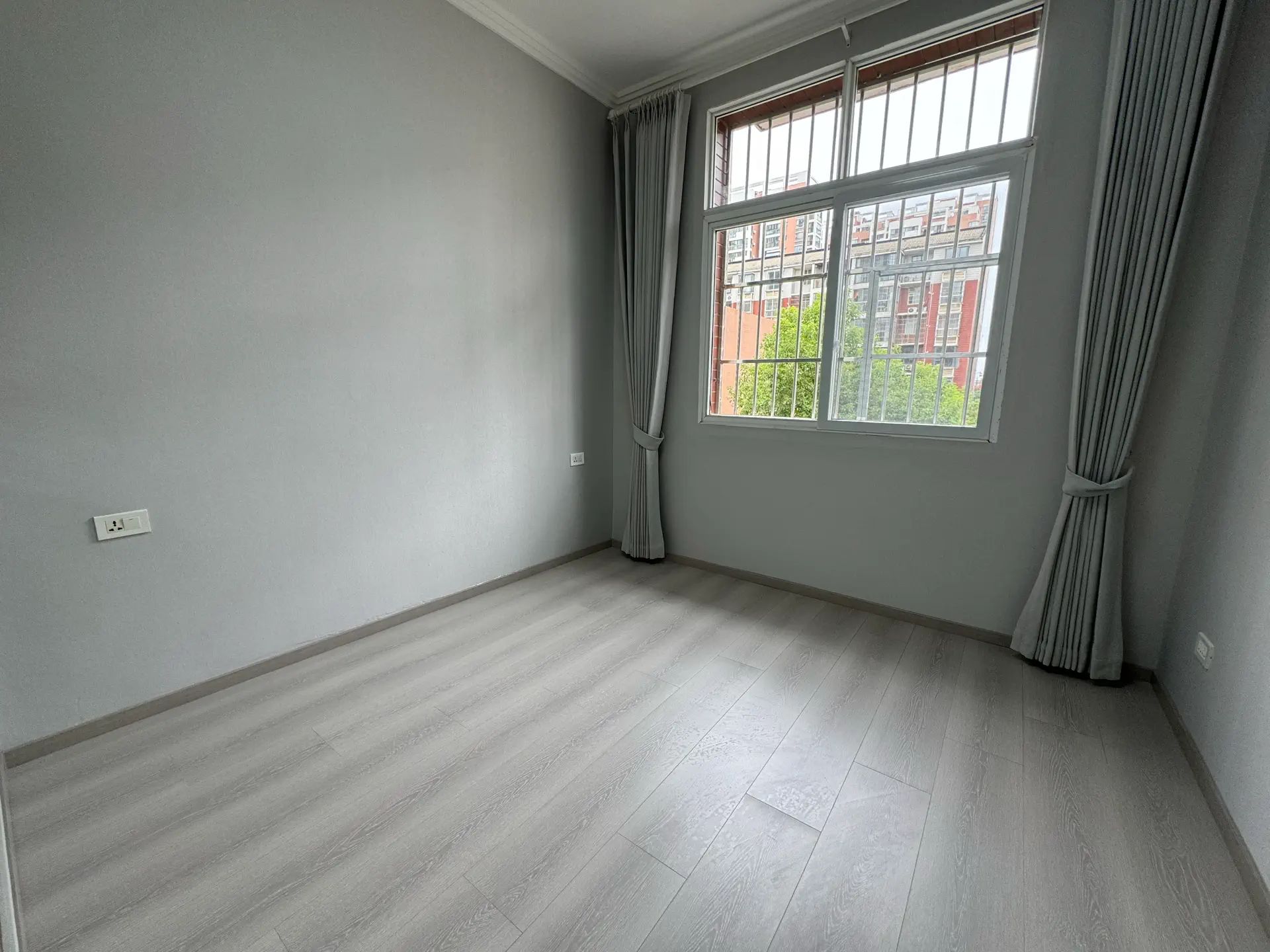 城南，花园洋房，紫金城，精装大三房122.6平，58万，