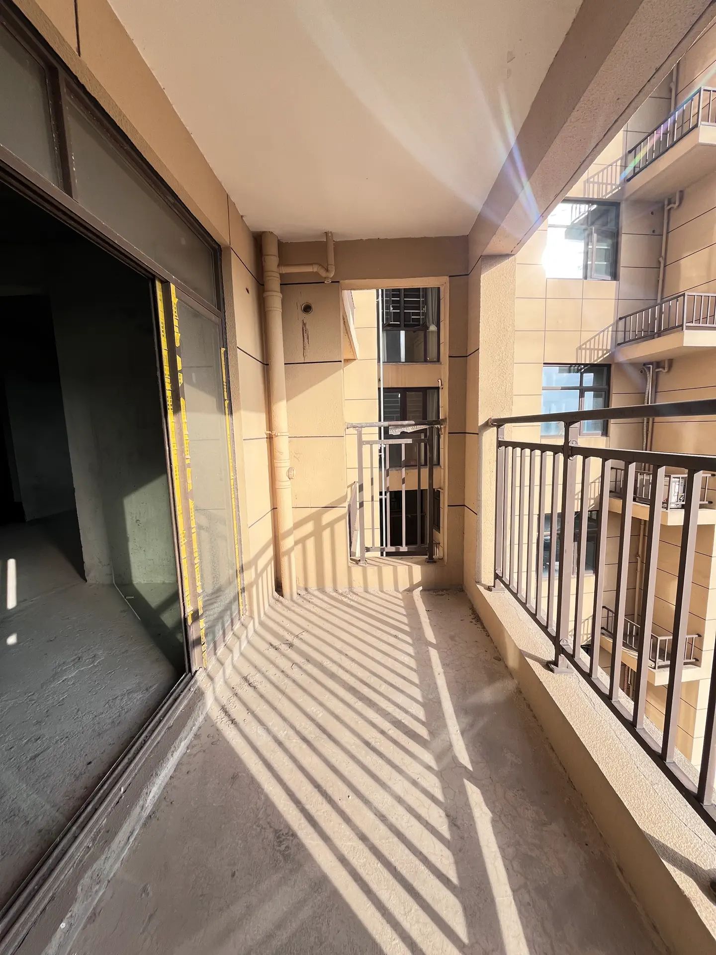 沔阳清华园，小高层，中间好楼层，边户，南北通透，证满二