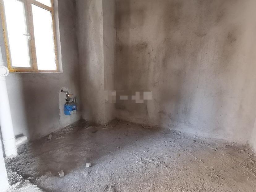 城西妇幼旁，沔阳悦府边户毛坯三房，证件满二，捡漏单价4900还带车位！！速度来！！！