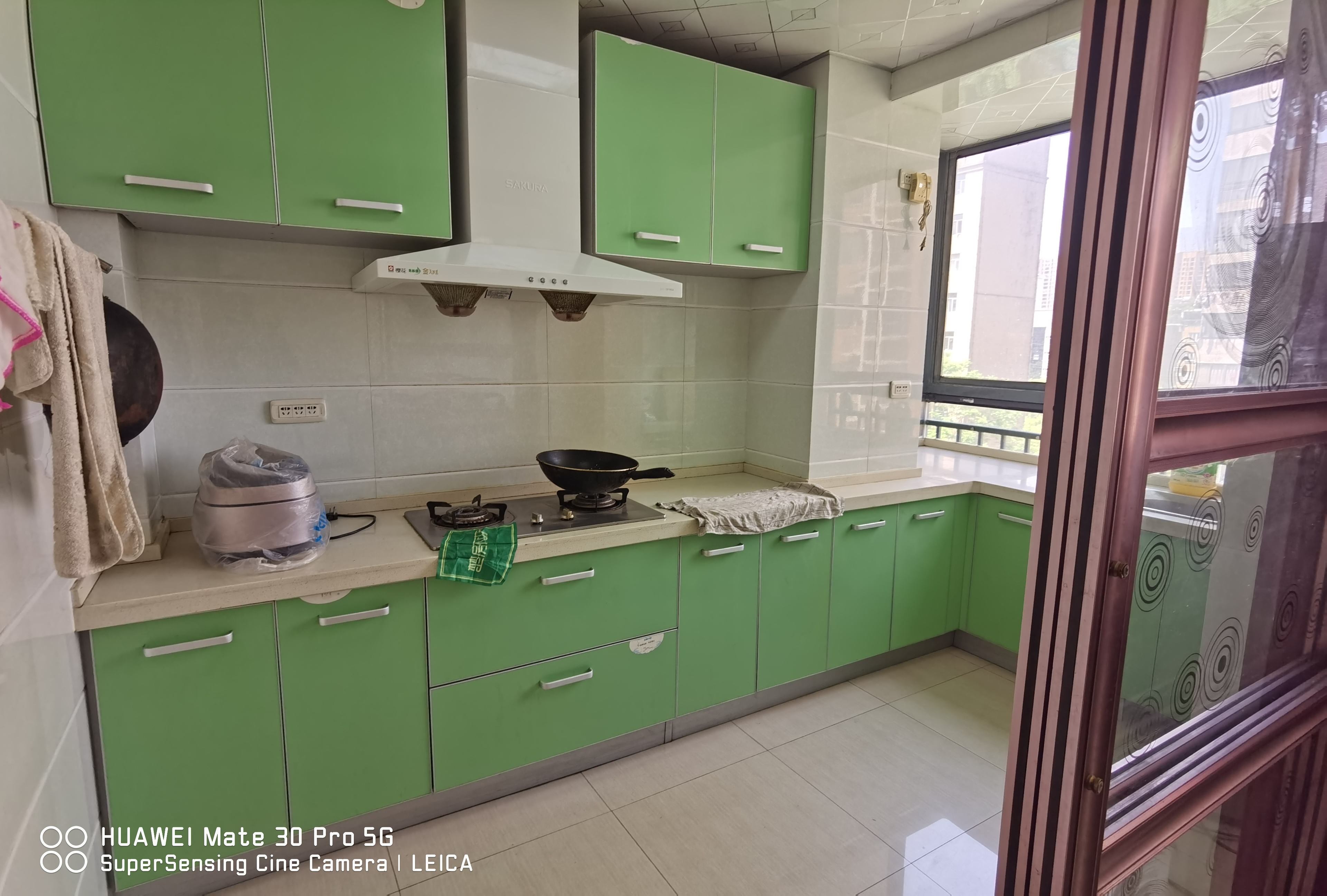 金域城邦精装三房拎包入住看房方便中间楼层来电咨询吧