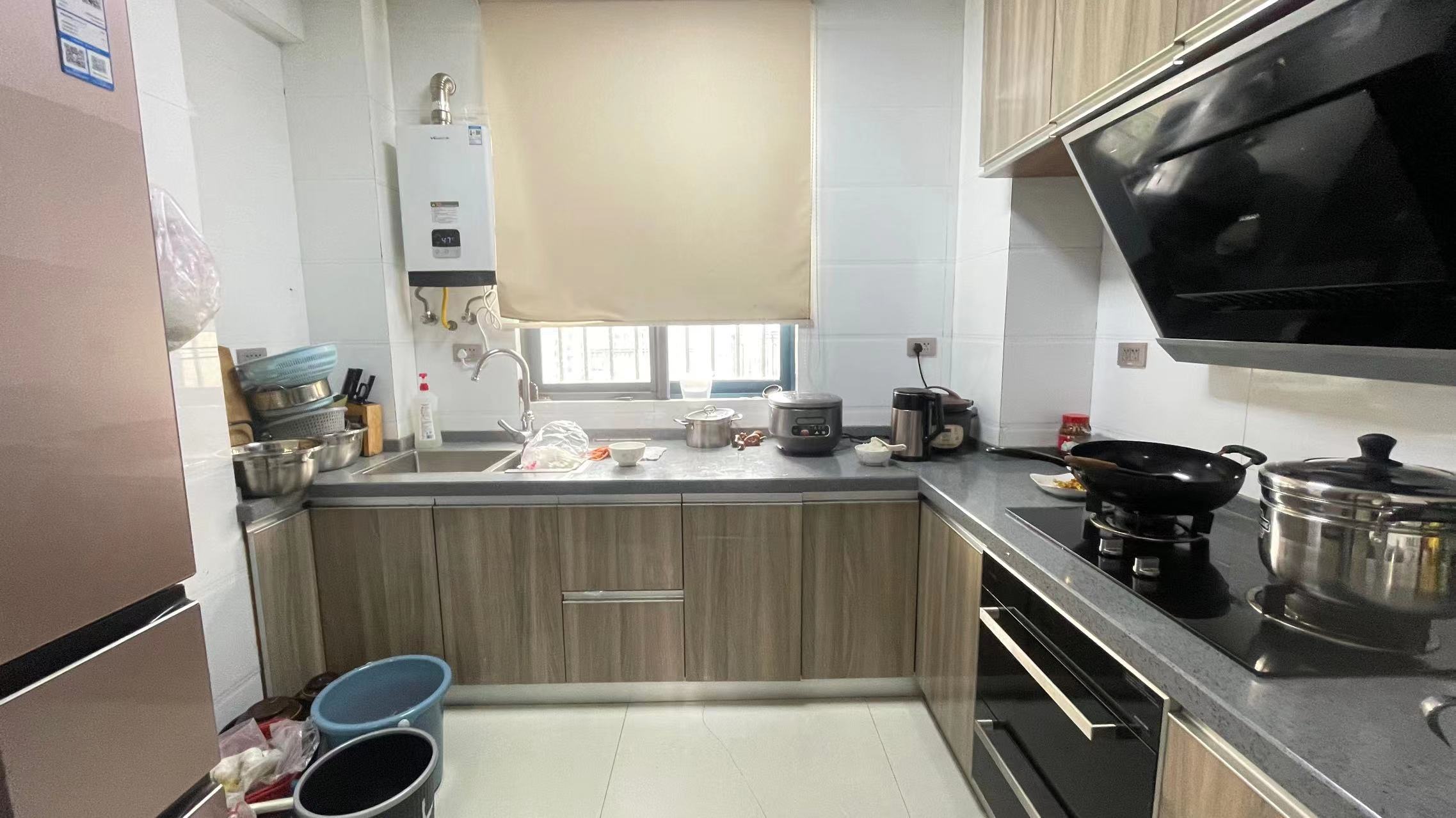 一品苑森林国际北苑对面.精装三房两卫.证件满二.看房方便