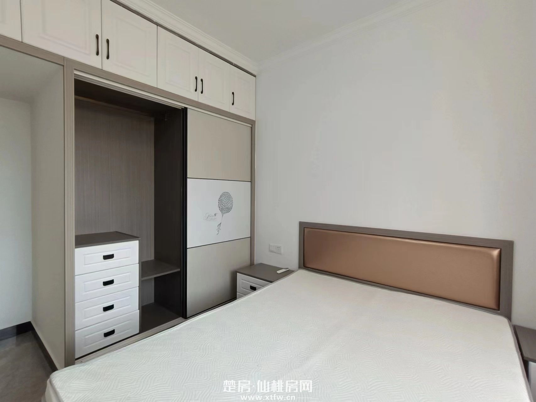 荣怀\及地世家\62平精装，陪读好选。