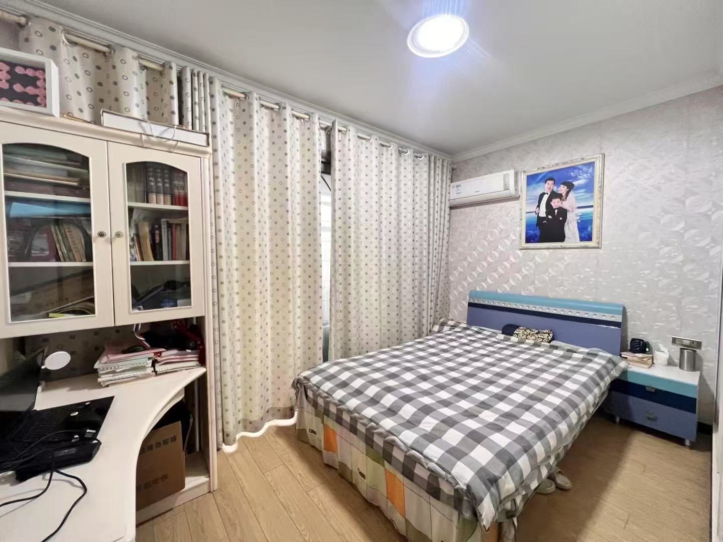 337，城南，精装电梯3房，保养非常好，拎包入住，沔阳xiao学，单价4200