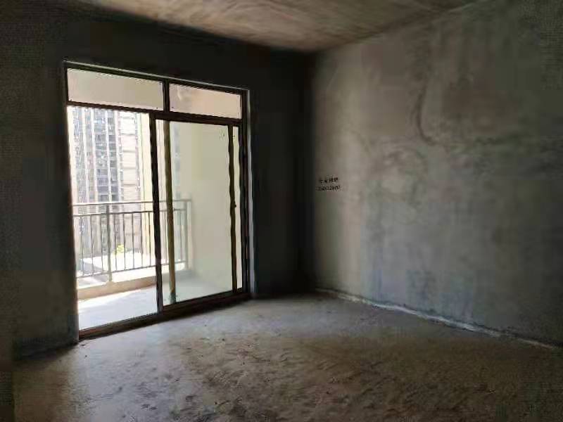 都市高尔夫南城次新小区电梯中高层视野奇好两房单价4500