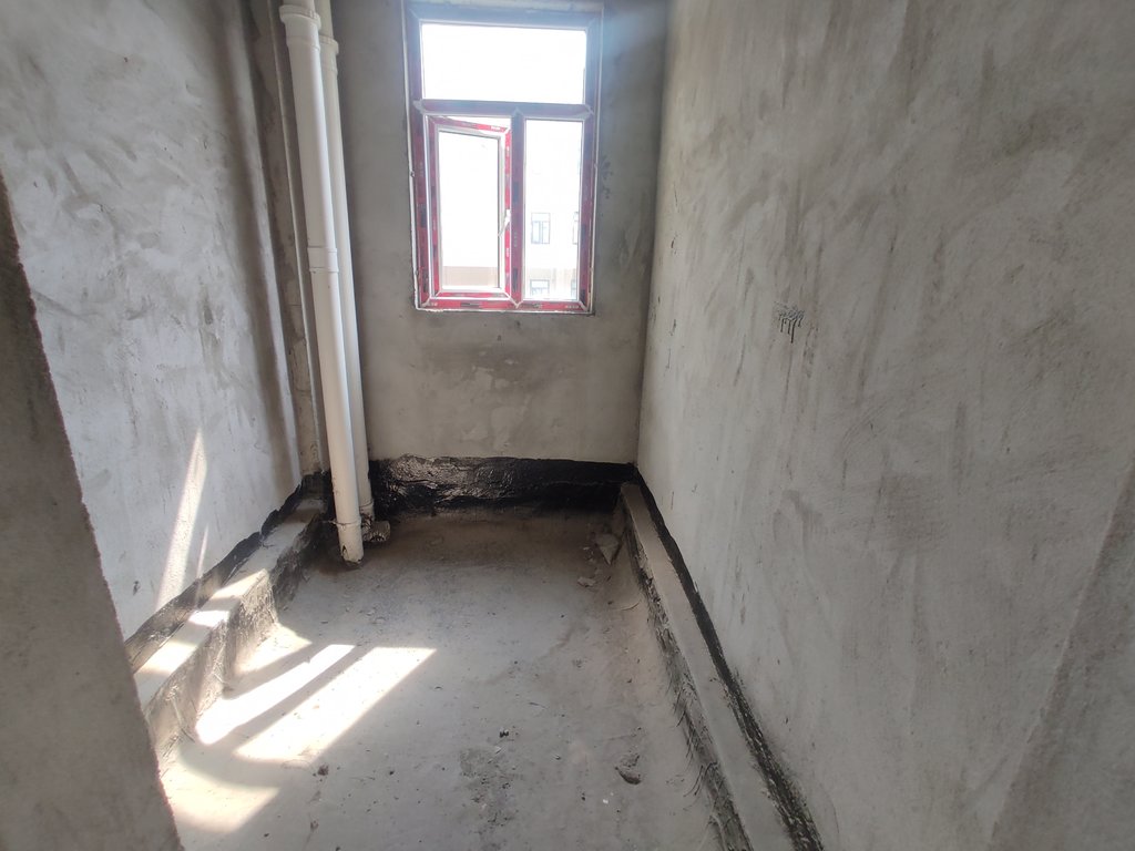 沔阳公馆.毛坯大四房.南北通透.电梯小高层.证件满二.看房方便