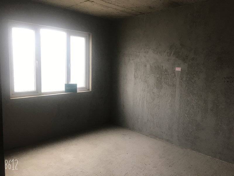 城西劳斯莱斯，稀缺的毛坯两房，好楼层采光视野非常好