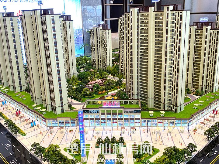 南城新区3室2厅2卫 全新毛坯房 优价出售 房子是小高层的 楼层好在中间楼层！