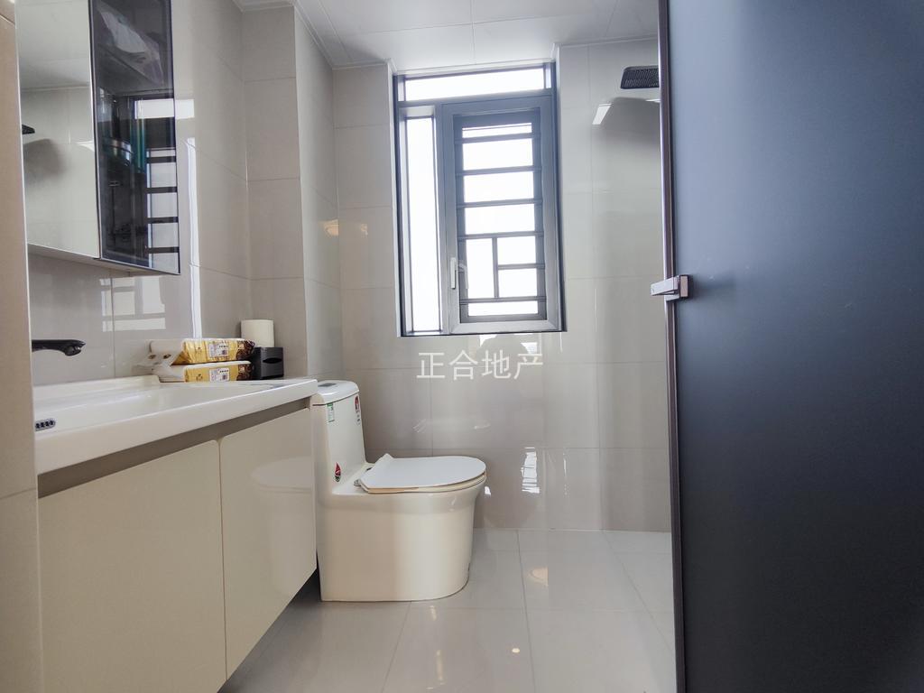 捡漏，亏本出售，南国明珠，精装大四房，单价6000，全新装修，满二​