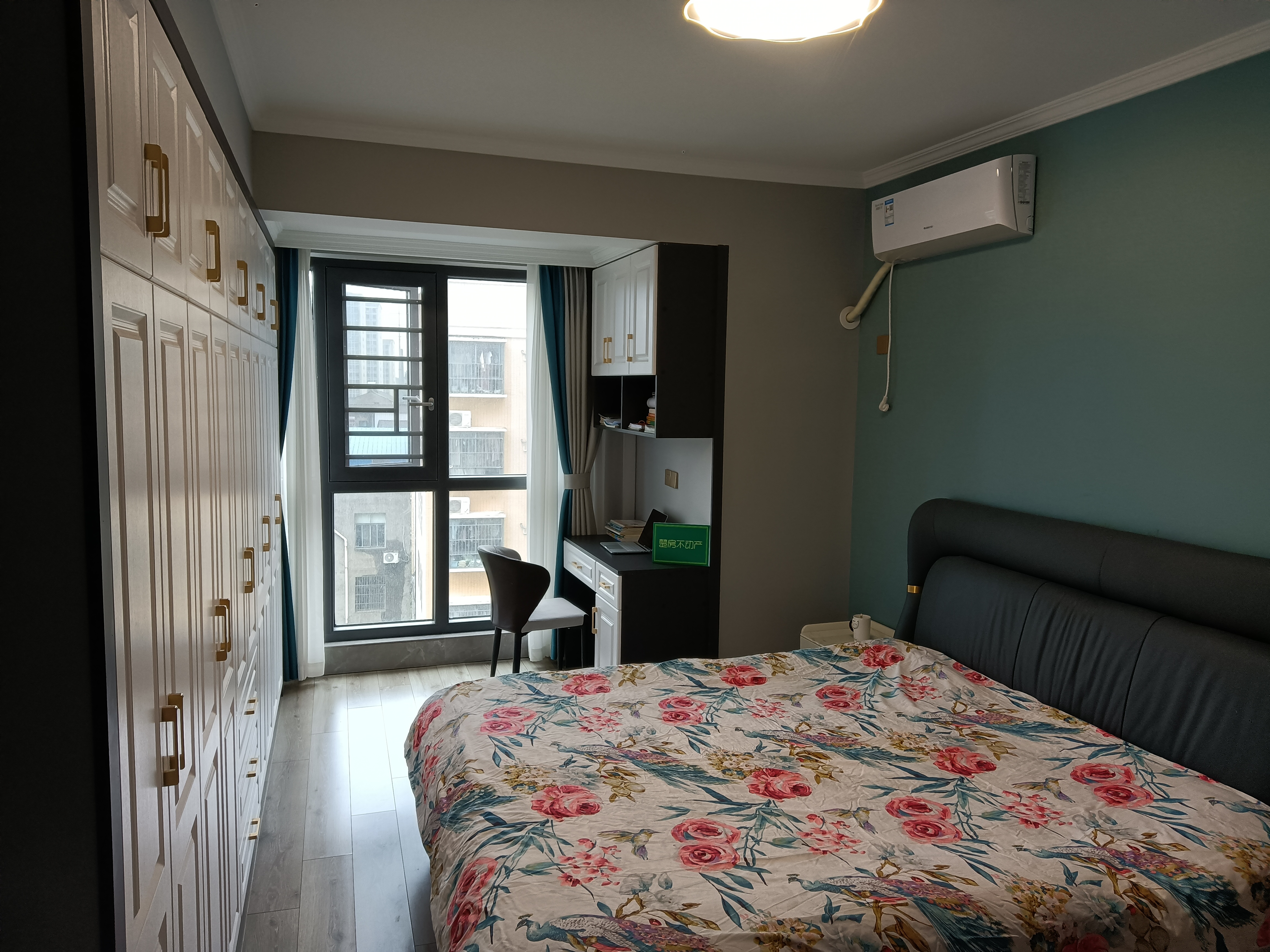 沔阳学府园全新装修大三房中间好楼层