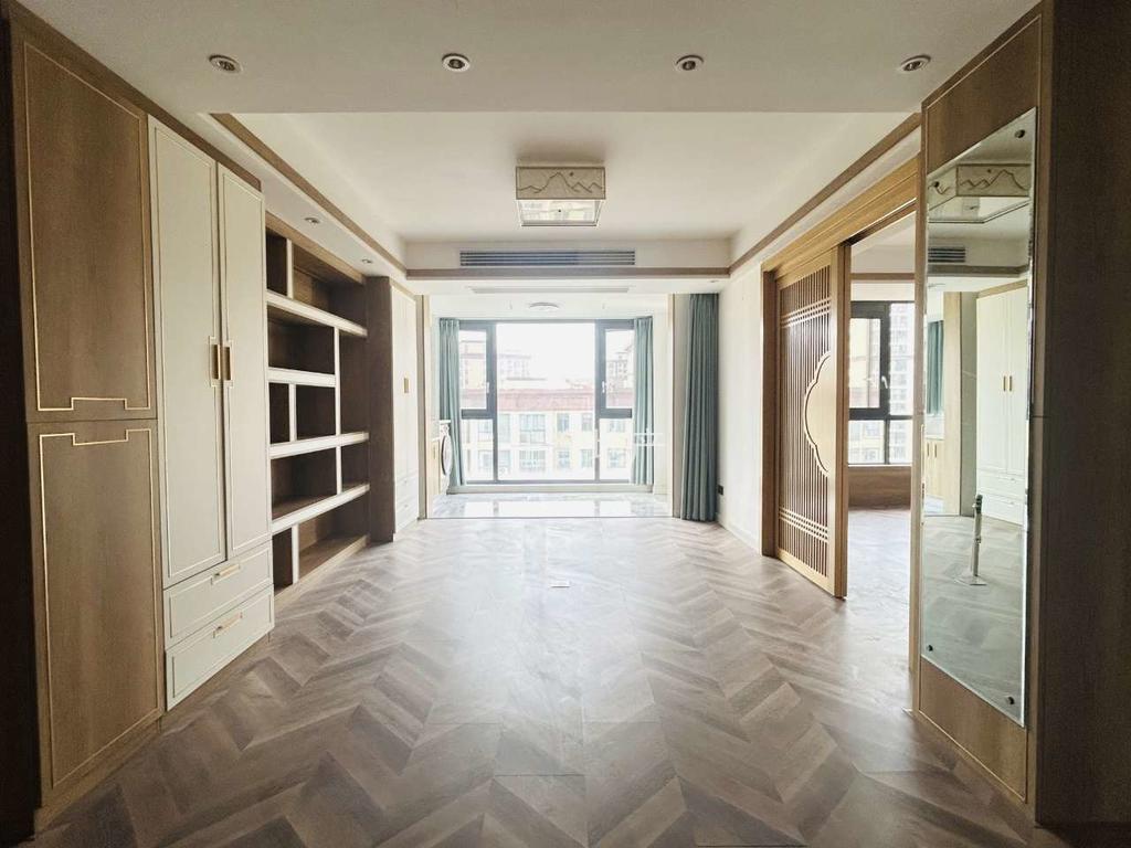 房东诚心出售，城南，新城一号，精装两房，小高层，证满二，检漏