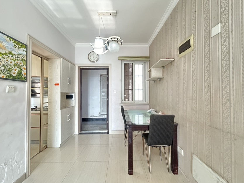 翰林公馆2室2厅1卫精装修家具家电齐全，拎包即住！