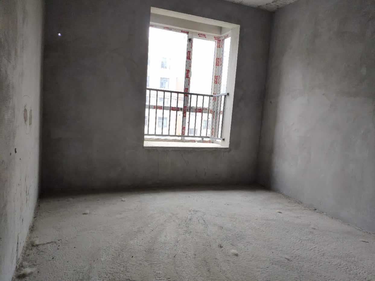 40万方大楼盘， 付五万的现房，93到151面积楼层任选