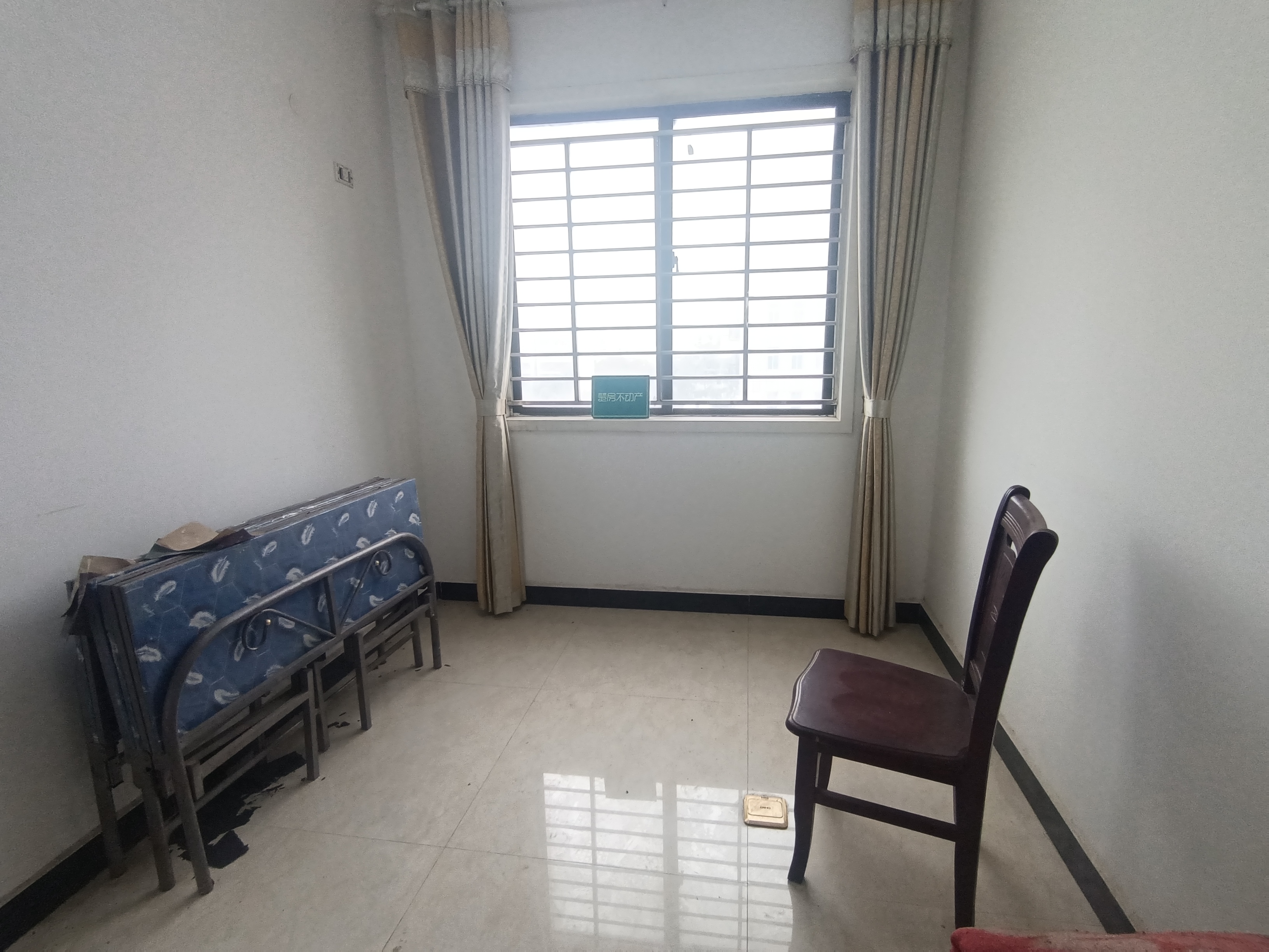 御台公馆精装婚房基本上没住过老证过户费低房东诚意出售