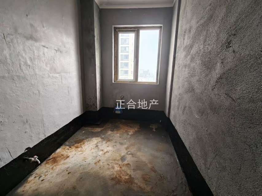 捡漏，森林国际北苑，东边户，电梯小高层9楼，单价5700+，5.1满二，看中谈，急售